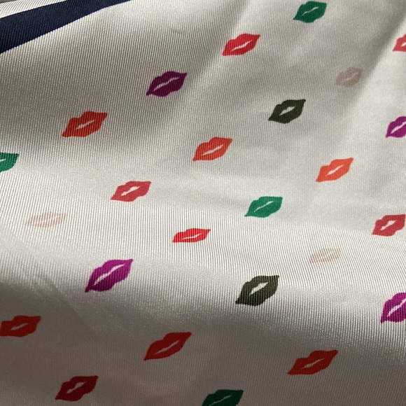 J Crew Lips - Picture 6 of 7